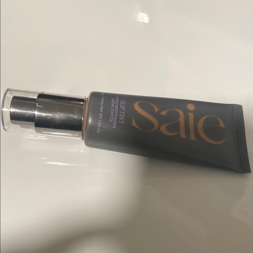 Saie Slip Tint Tinted Moisturizer - Shade 5.5